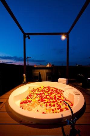 Same specifications photos (appearance). Spend healing time at home on the roof.