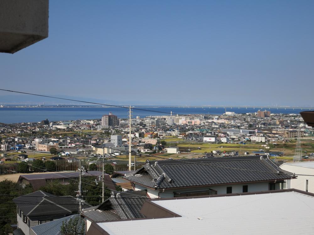 View photos from the dwelling unit. View from the site (October 2013) Shooting