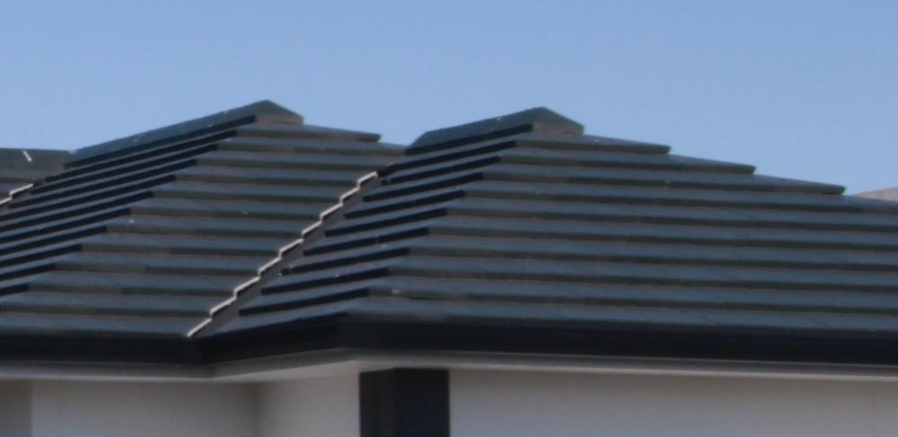 Construction ・ Construction method ・ specification. Adopting the cement tiles in tile. Not fazed in the wind and rain, Since the light to the strong shock you parry the earthquake. Also, Endurance is more than 20 years with a fluorine coating specification. A long period of time to maintain its quality.