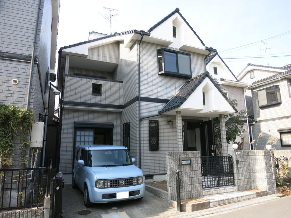 Local appearance photo. Local (11 May 2013) Shooting