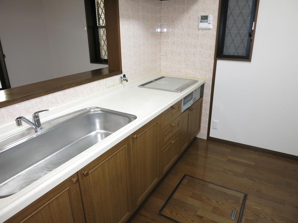 Kitchen. Indoor (11 May 2013) Shooting