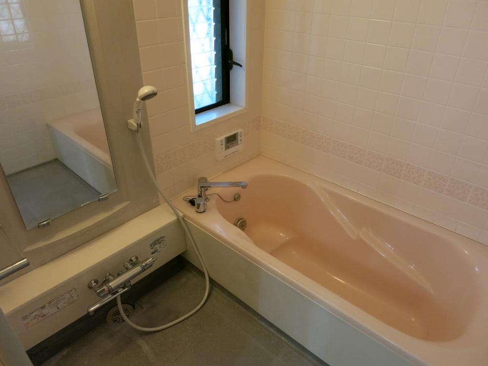 Bathroom. Indoor (11 May 2013) Shooting