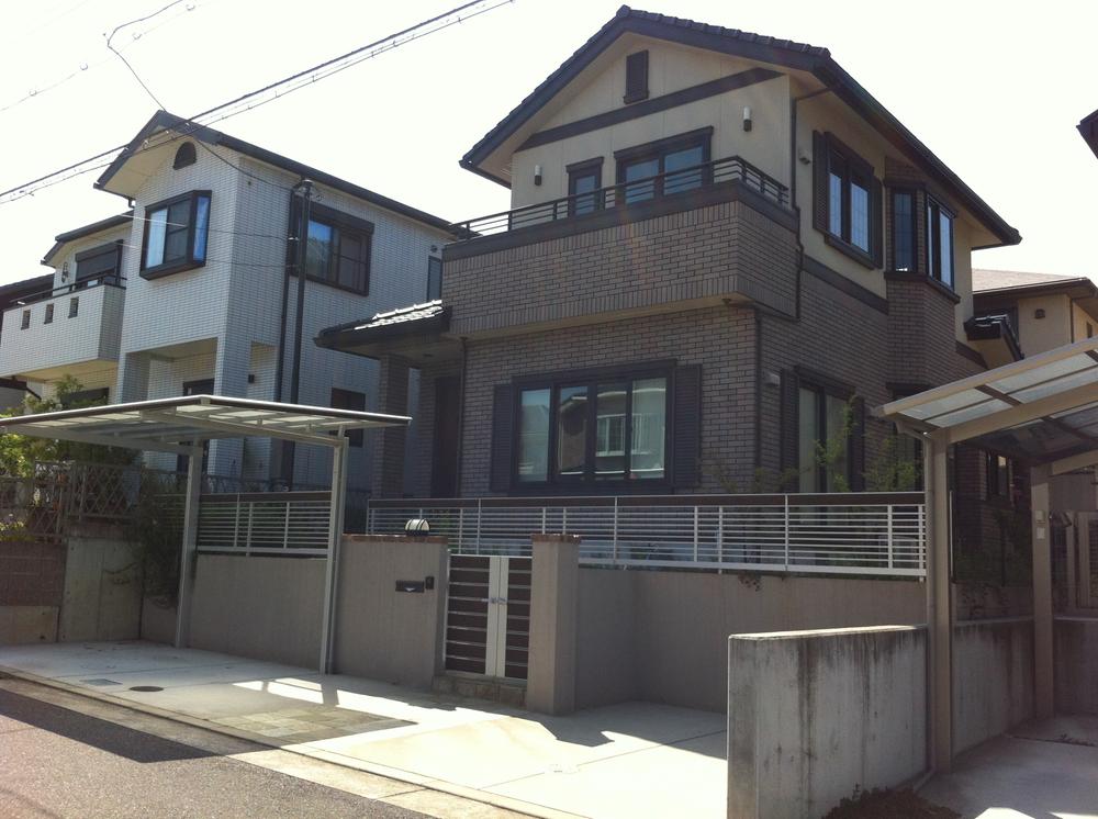 Local appearance photo. Local (July 2012) shooting