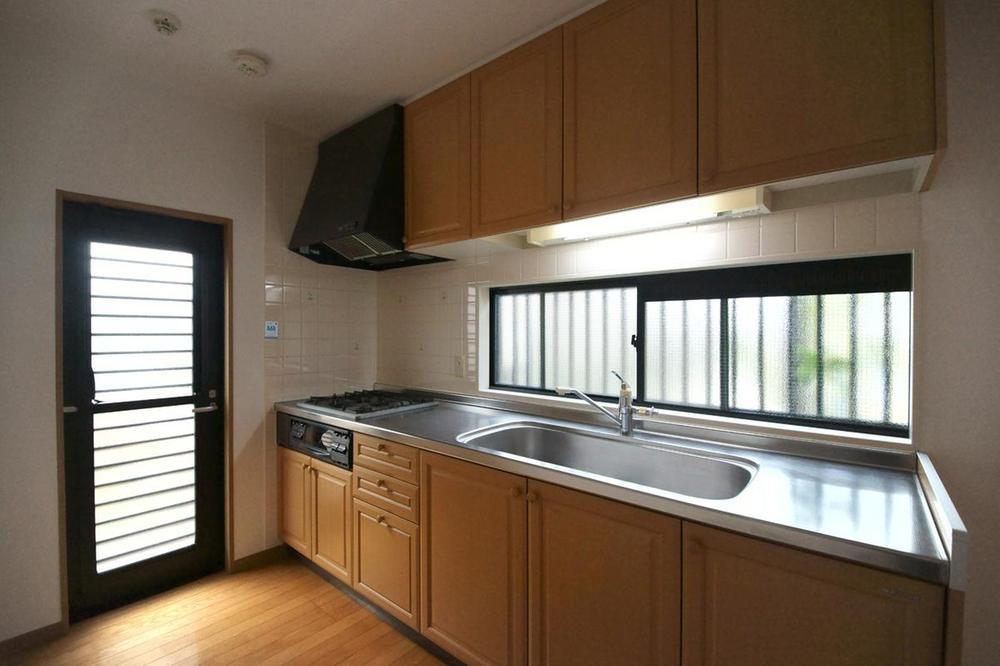 Kitchen. December 2013 shooting