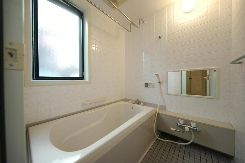 Bathroom. December 2013 shooting