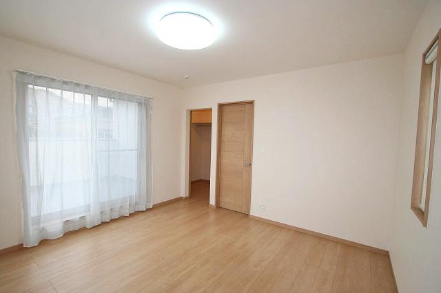 Non-living room. 2 Kaiyoshitsu