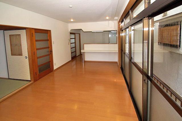 Living. 12.5 Pledge of LDK Cross ・ Flooring re-covered settled