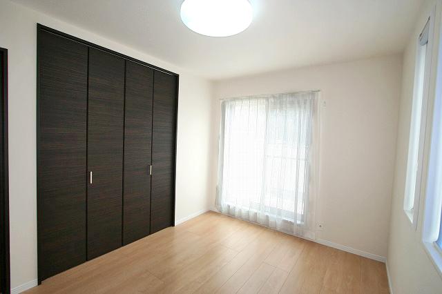 Non-living room. 2 Kaiyoshitsu