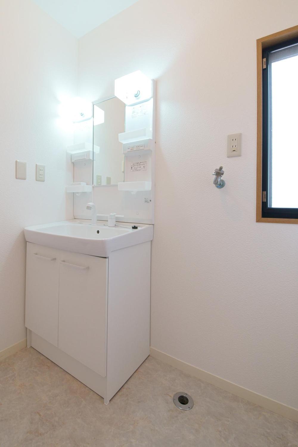 Wash basin, toilet. 2013 September shooting