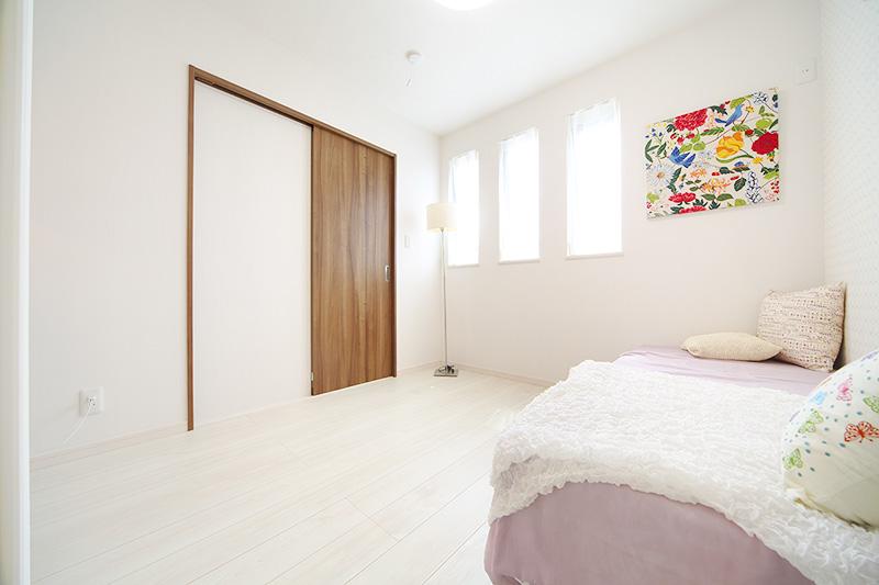 Non-living room. Room (August 2013) Shooting