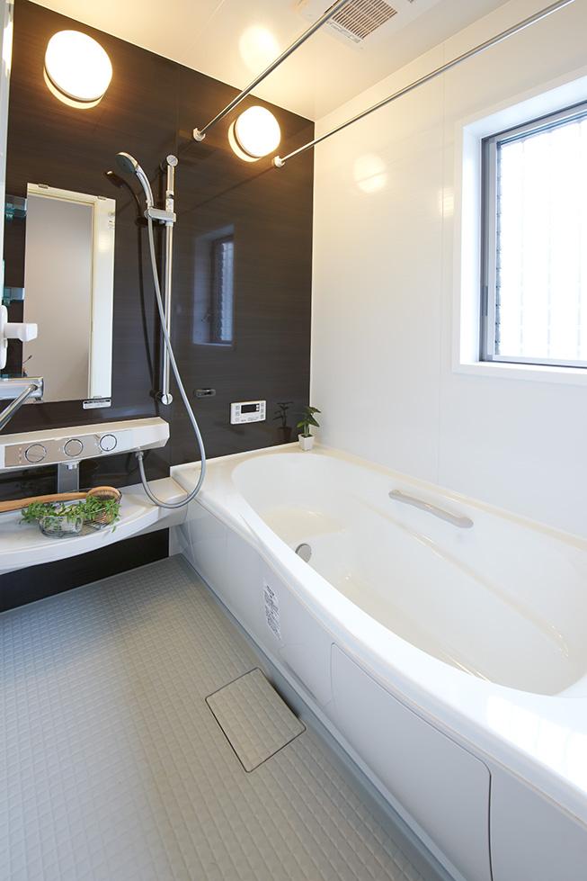 Same specifications photo (bathroom). Bathroom (local model house)