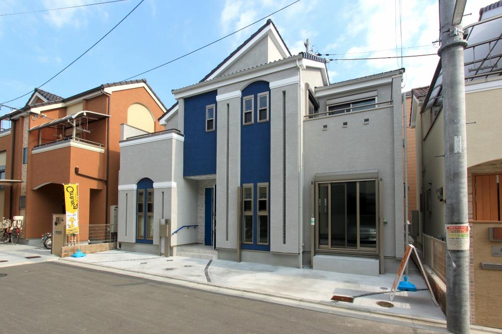 Local appearance photo. ■ Wide exterior design frontage, Design highly exterior design
