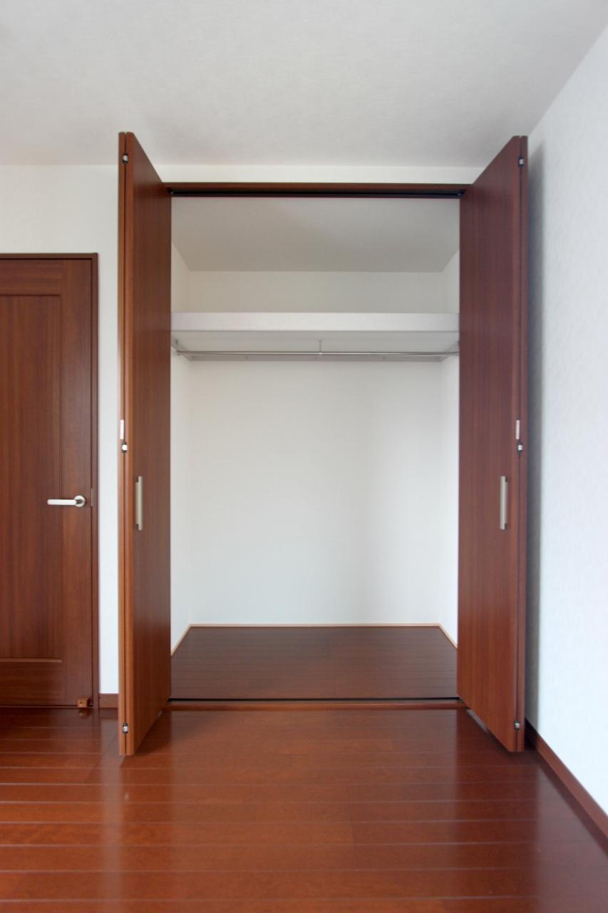 Receipt. ■ Storage space