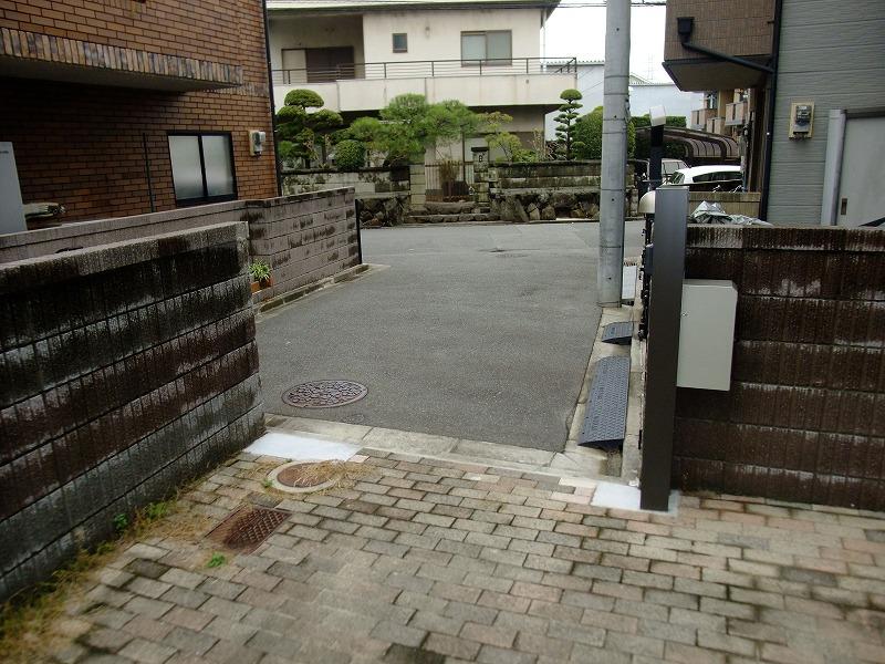 Local photos, including front road. Local (10 May 2013) Shooting