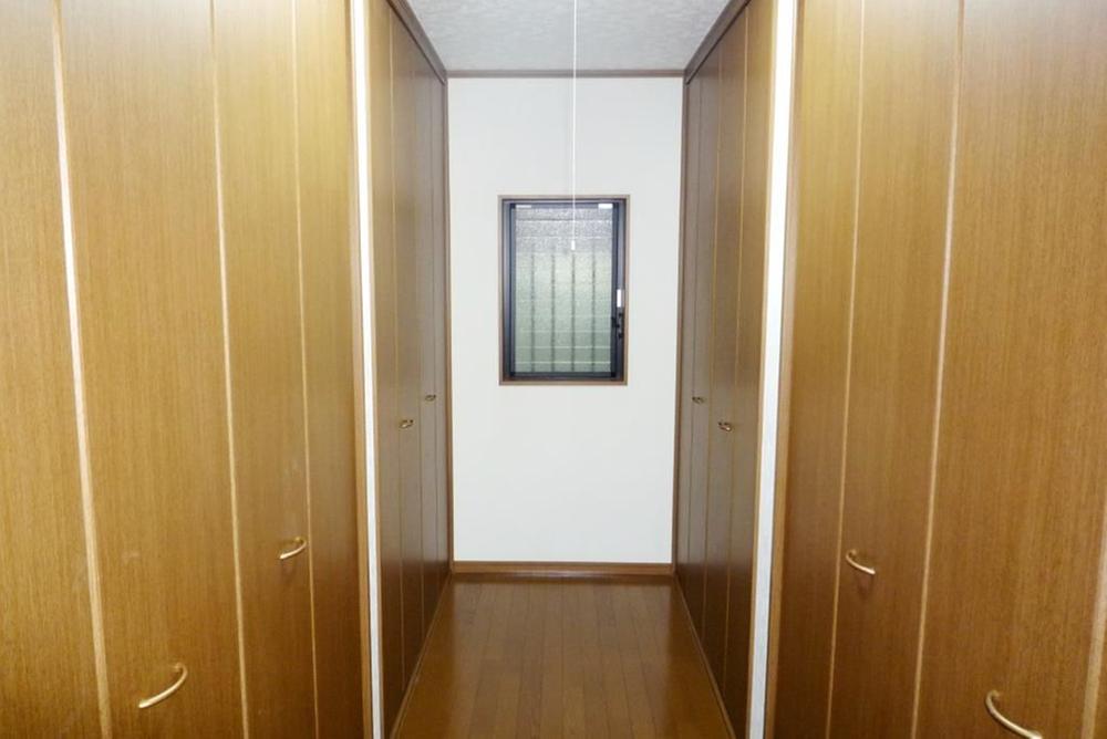 Receipt. Large capacity! Walk-in closet