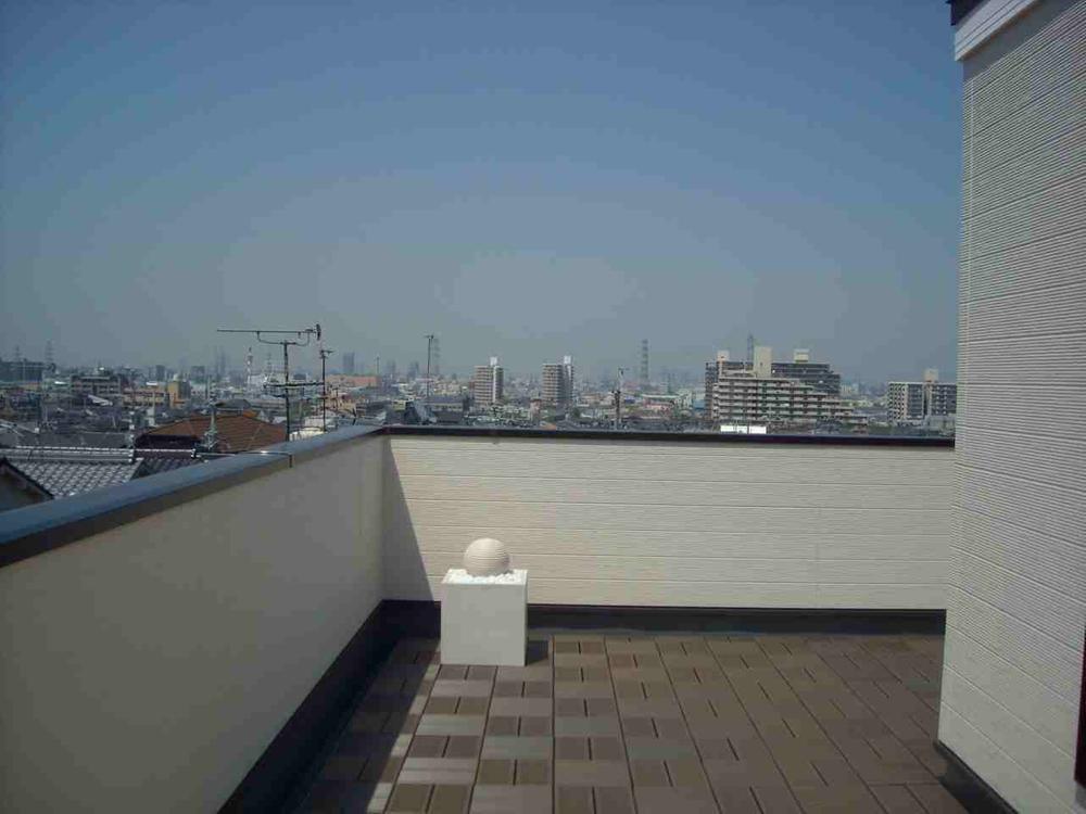 View photos from the dwelling unit. View from local (05 May 2013) Shooting