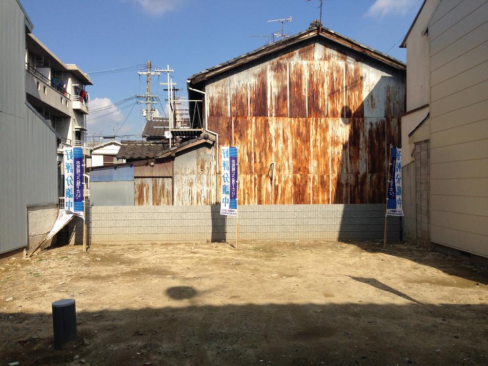 Local land photo. Local (11 May 2013) Shooting It is very bright because the local south-facing a.