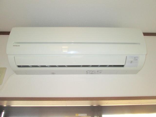 Other. It comes with one air-conditioned Western-style