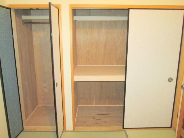 Receipt. There is plenty of storage is also on the first floor Japanese-style room!