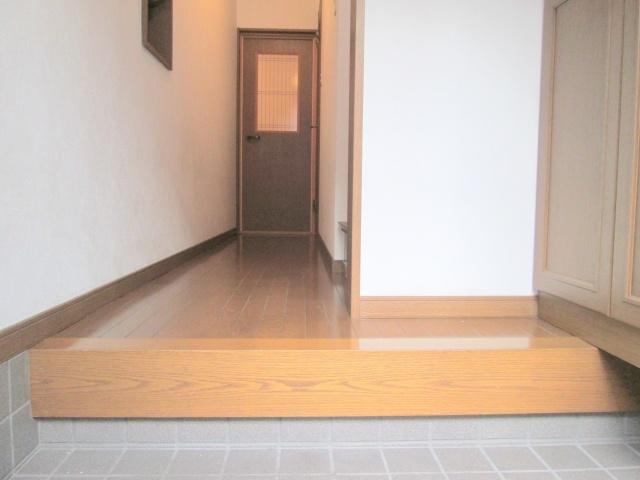 Entrance. Wide entrance