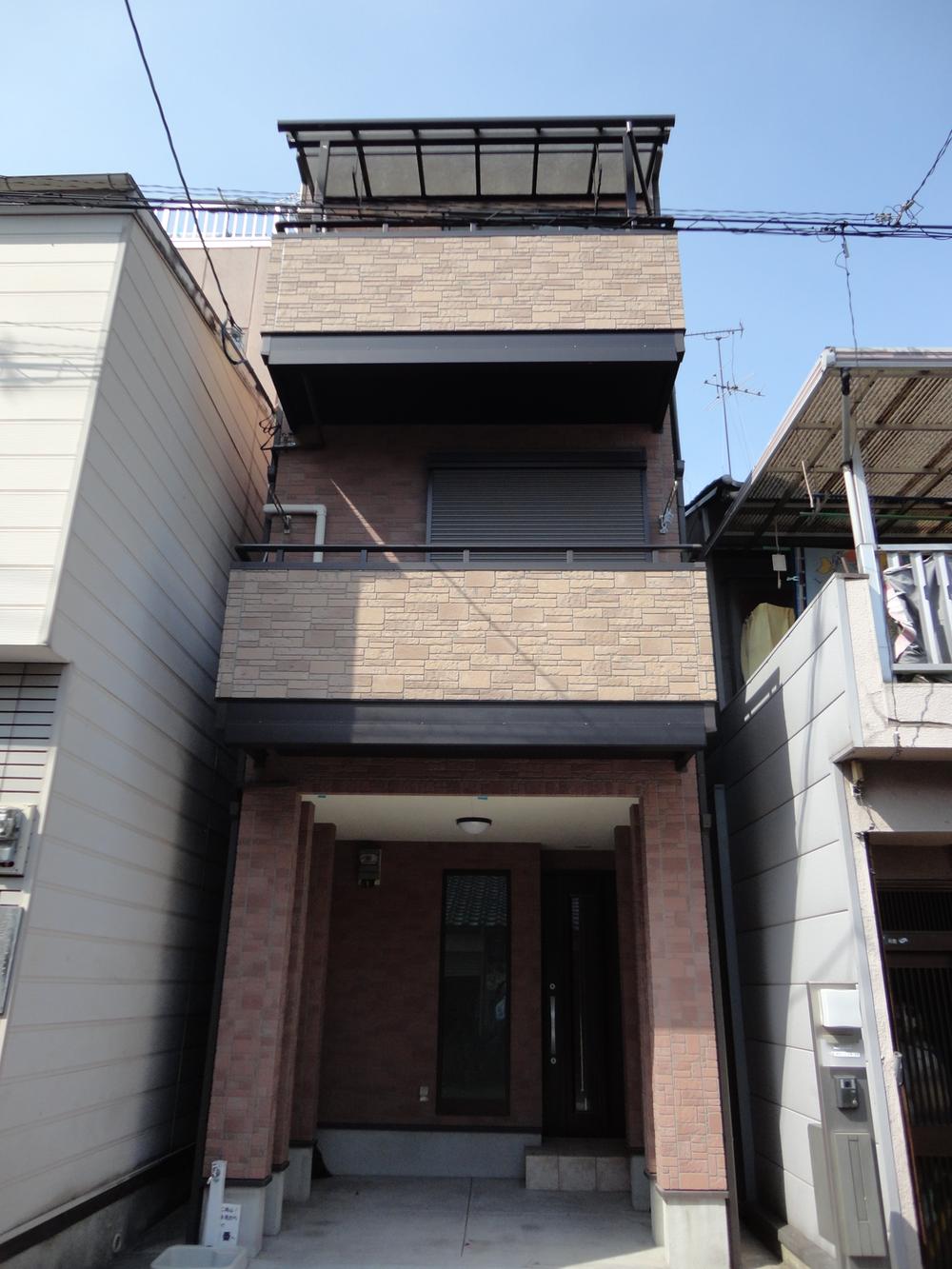 Local appearance photo. Local (04 May 2013) Shooting