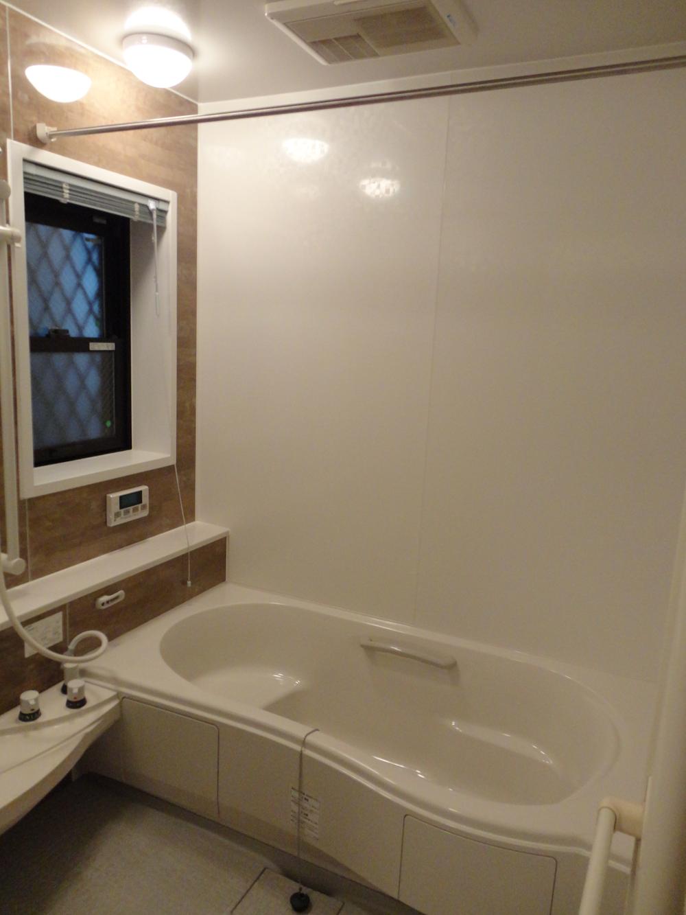 Bathroom. Indoor (04 May 2013) Shooting