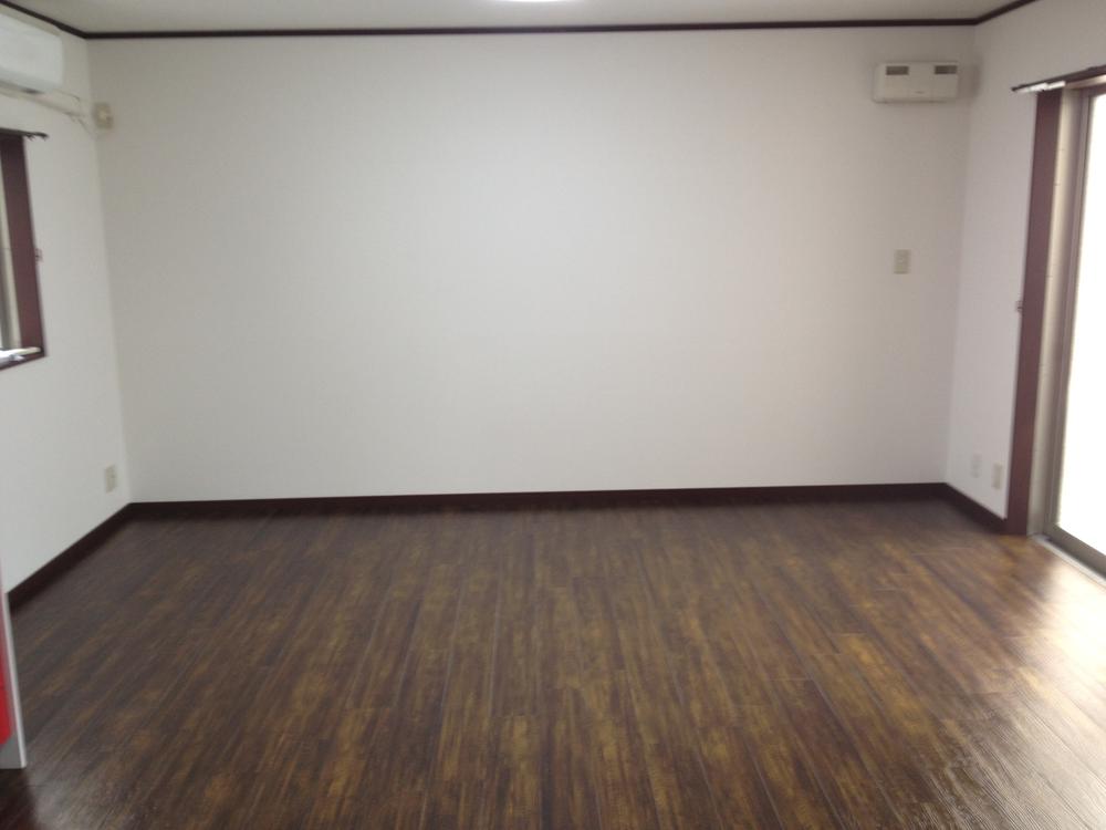 Living. Indoor (09 May 2013) Shooting