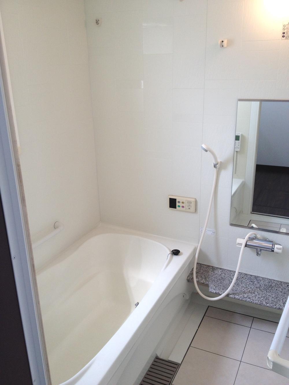 Bathroom. Indoor (09 May 2013) Shooting