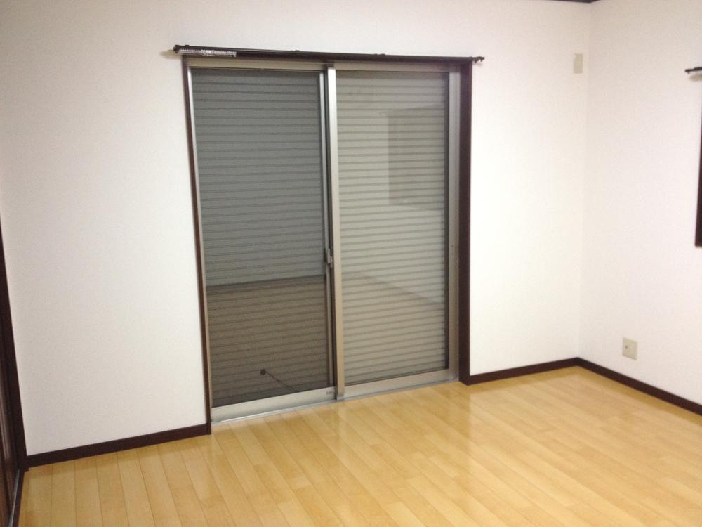 Non-living room. Indoor (09 May 2013) Shooting