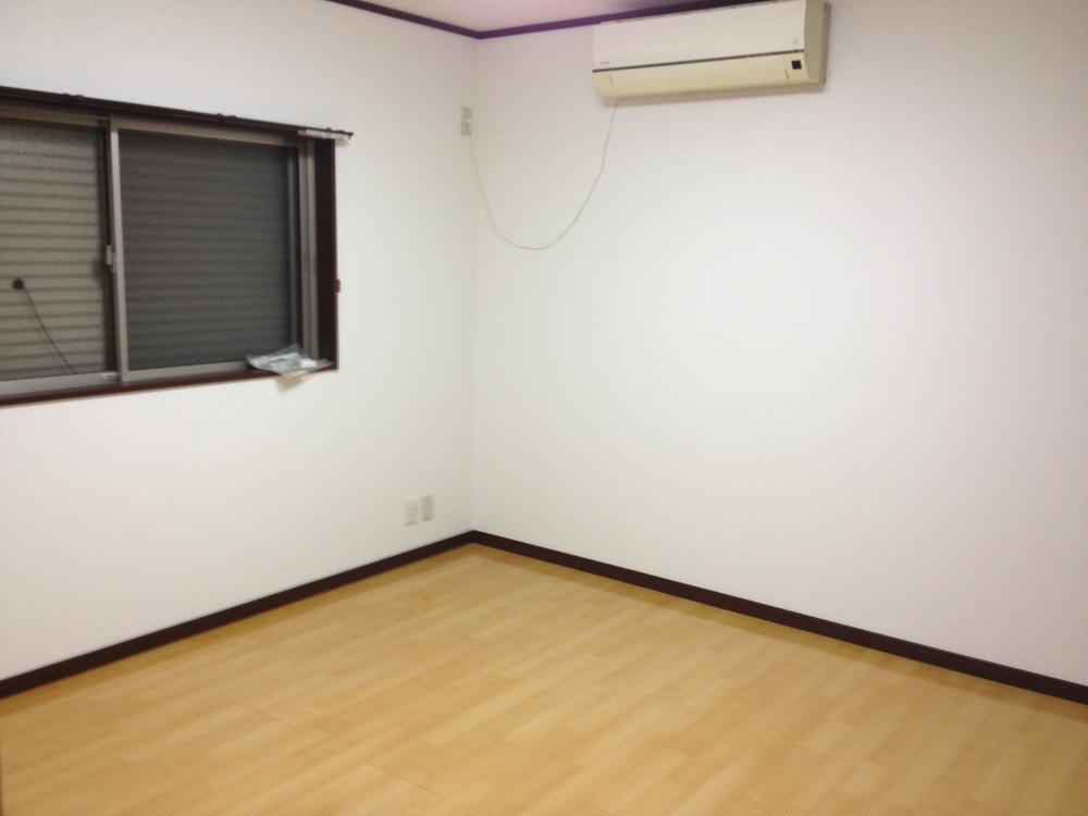 Non-living room. Indoor (09 May 2013) Shooting