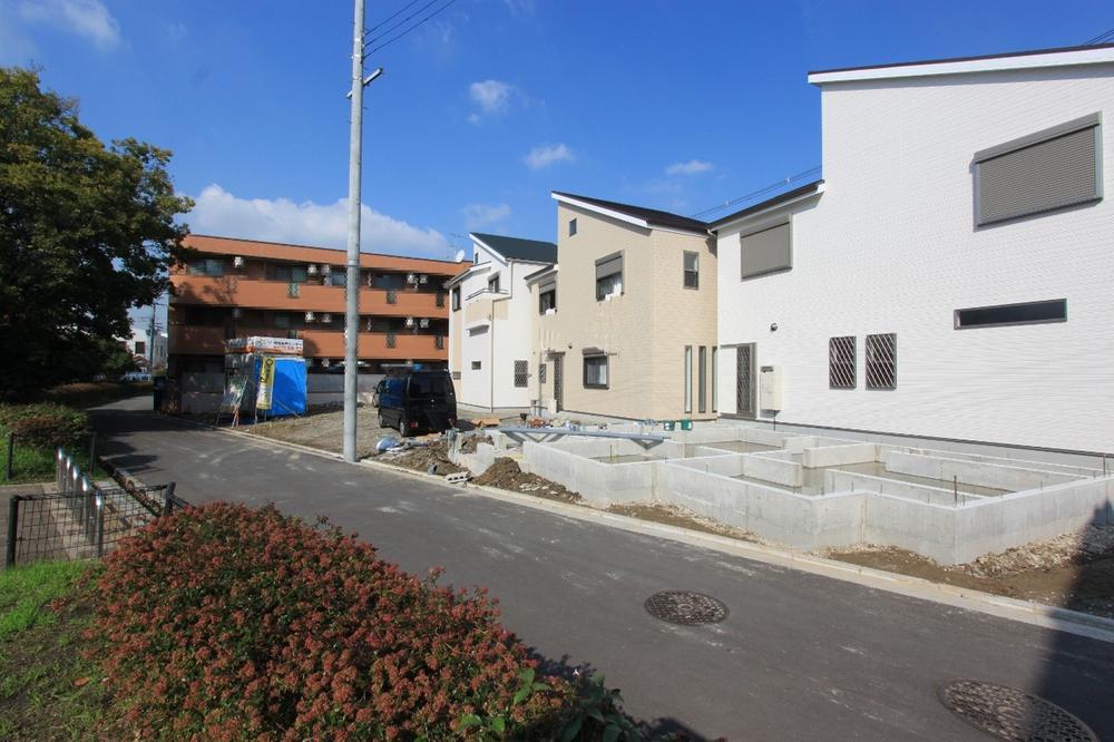 Local photos, including front road. All six sections of the subdivision