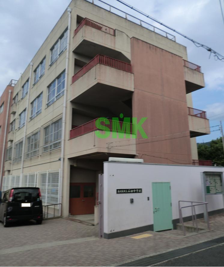 Junior high school. Higashi Osaka Municipal Ishikiri until junior high school 929m