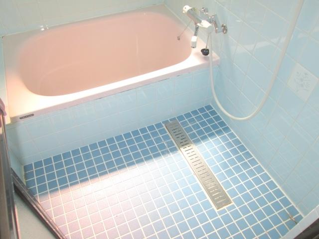 Bathroom. There is a bathroom window