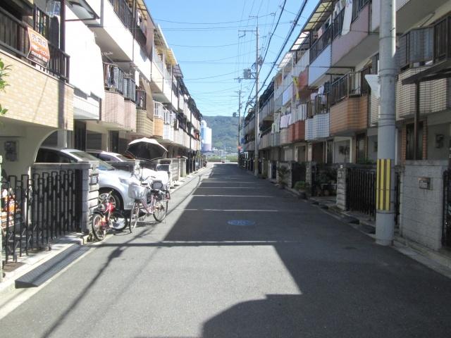 Local photos, including front road. It is a quiet residential area