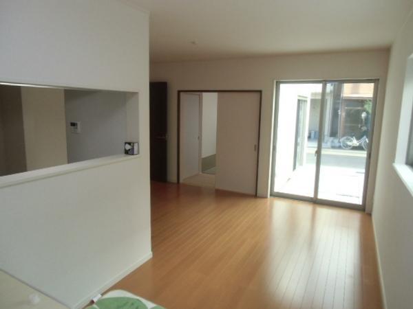 Living. Spacious moments of family reunion in space