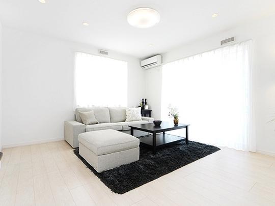 Living. Place the full sense of openness living in bright south full.  [Other construction site]