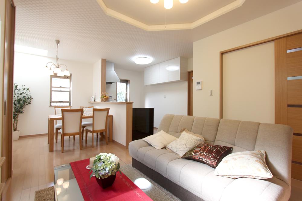 Same specifications photos (living). ■ Living-dining Open living dining, It will be at the center of the life of your family.