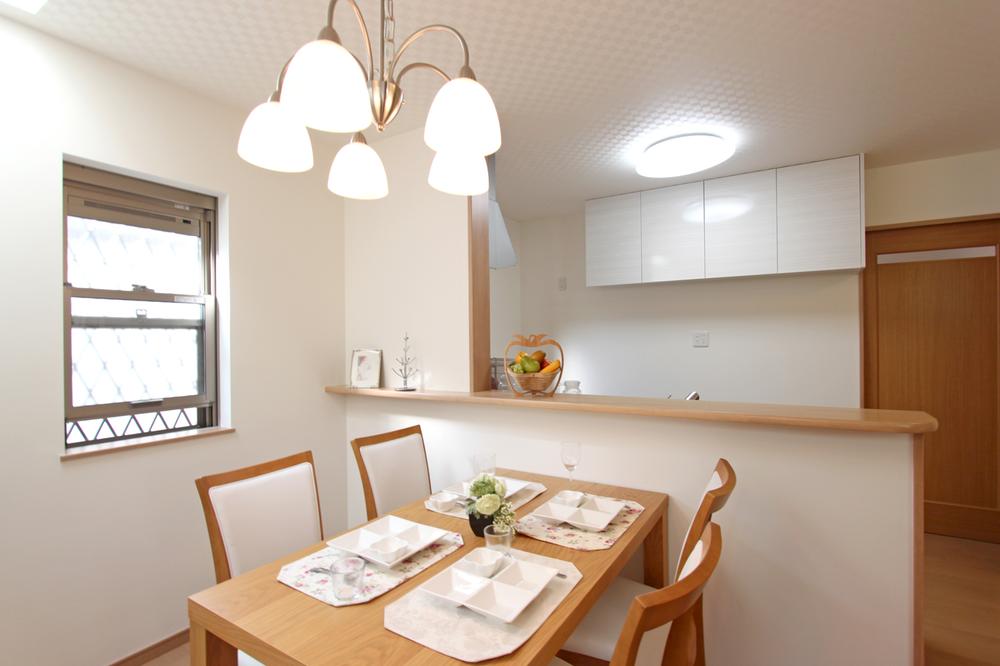 Living. ■ Dining space