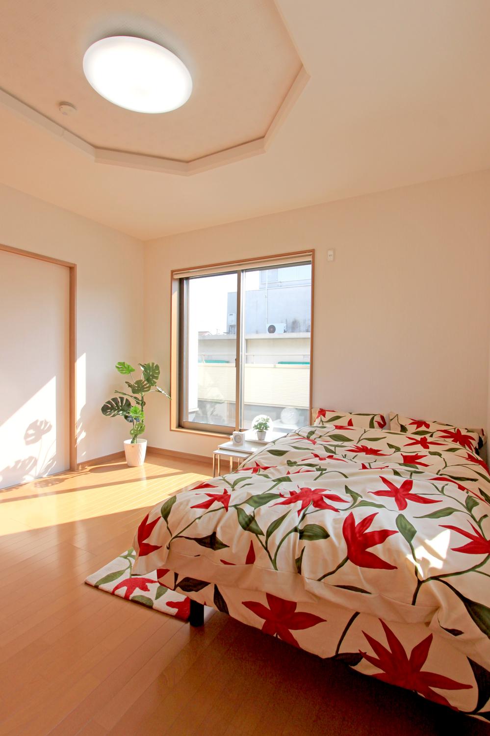 exhibition hall / Showroom. It is as much took bright house can be a window