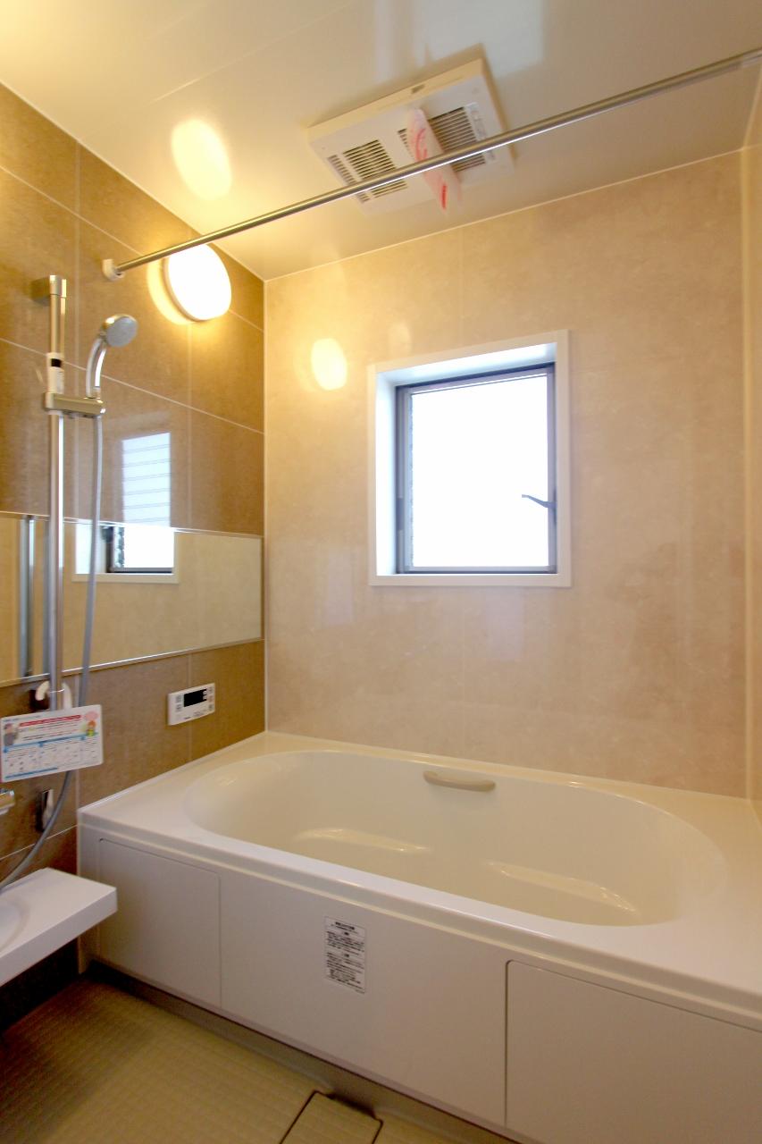 Bathroom. ■ Bathroom space