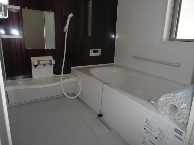 Bathroom. Same specifications photos (introspection)