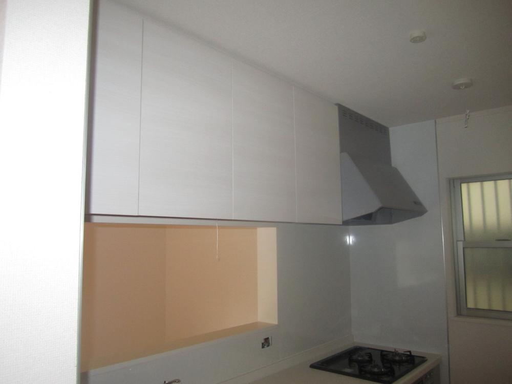 Kitchen. Kitchen upper receiving