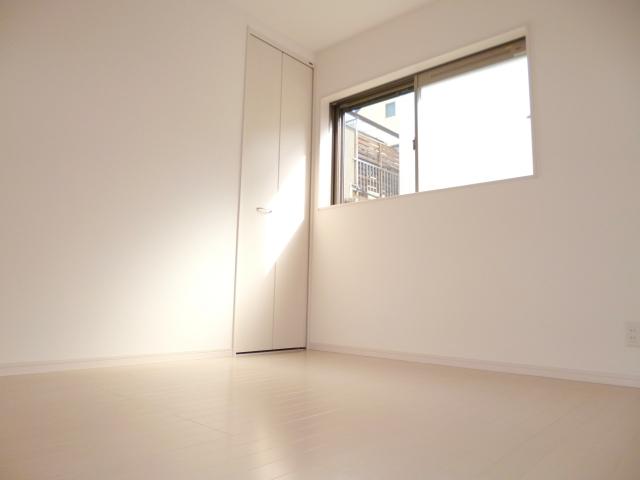 Non-living room. The first floor of the Western-style 4.5 Pledge