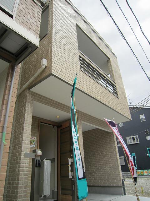 Local appearance photo. Popular in the sale. You can immediately preview.