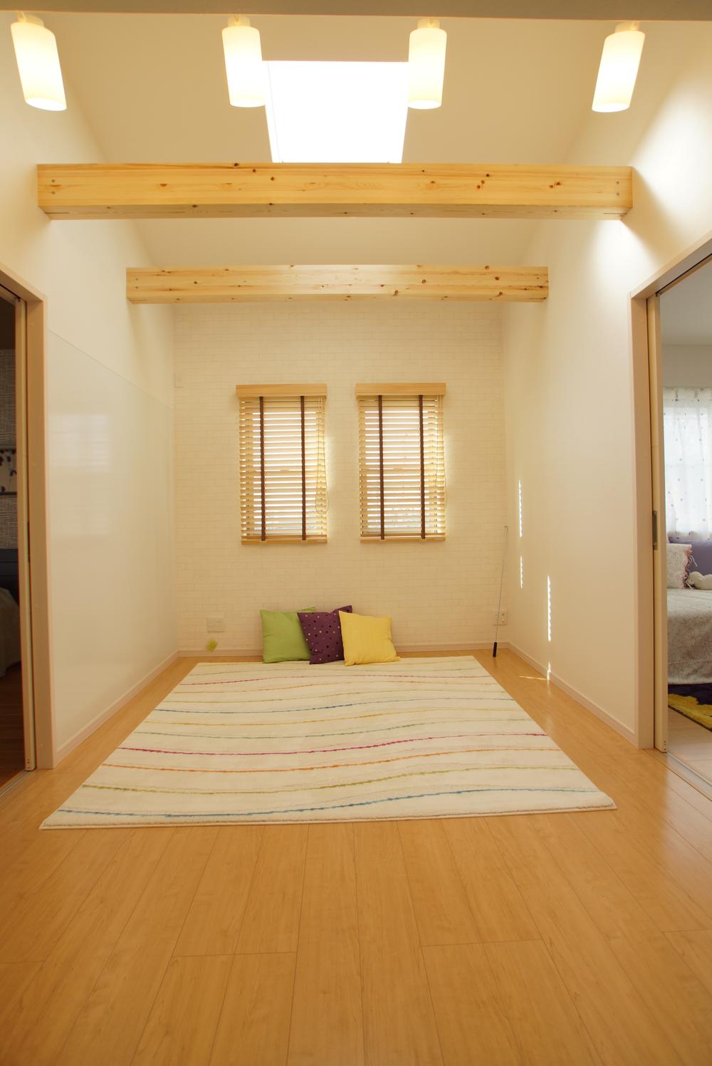 Non-living room. No. 4 place <model house> second floor family labs (January 2013) Shooting, Whiteboard easily erasable enamel panel is also useful in the oil-based pen.