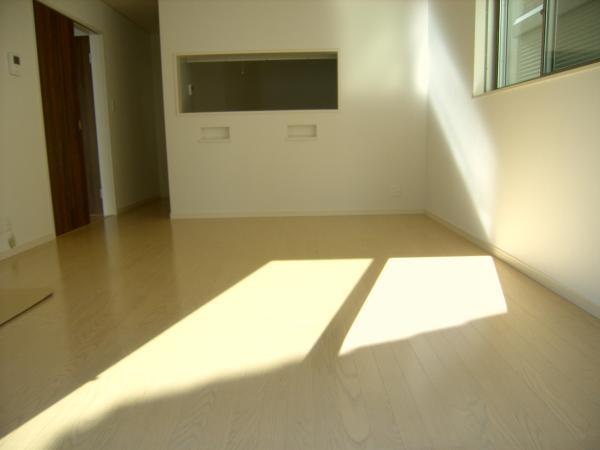 Living. Bright living