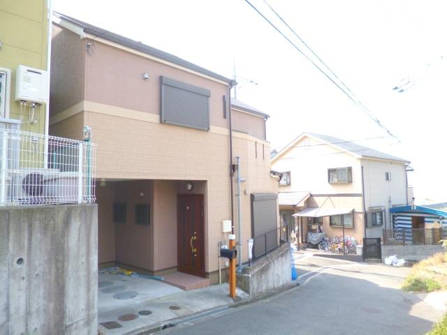 Other local. It is a quiet residential area of the hill