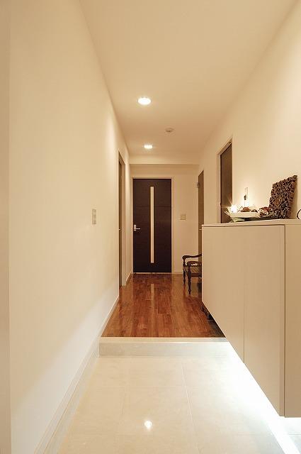 Entrance. local Example of construction