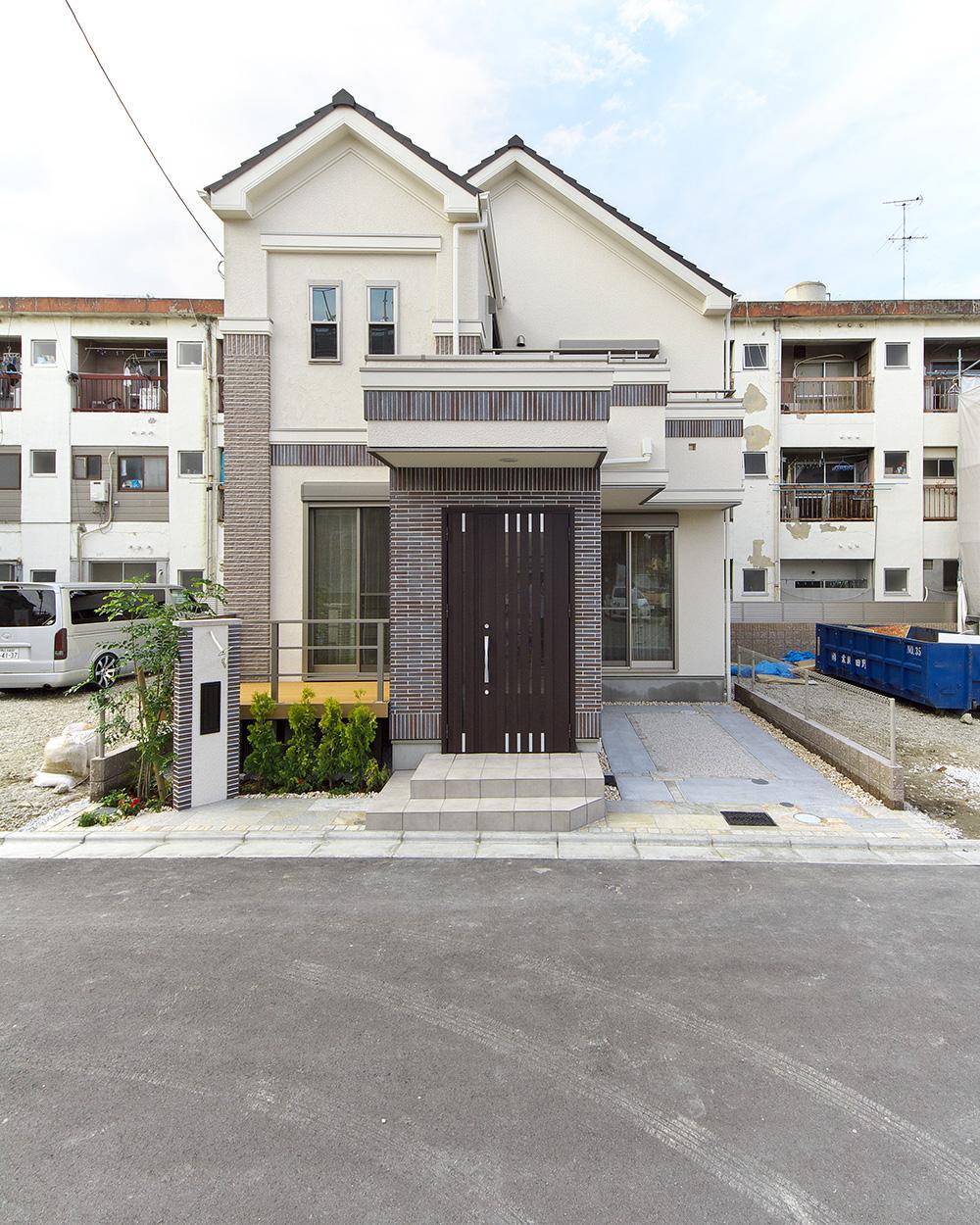 Local photos, including front road. Local (July 2013) Shooting