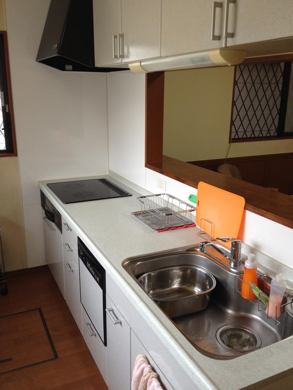 Kitchen. Indoor (04 May 2013) Shooting